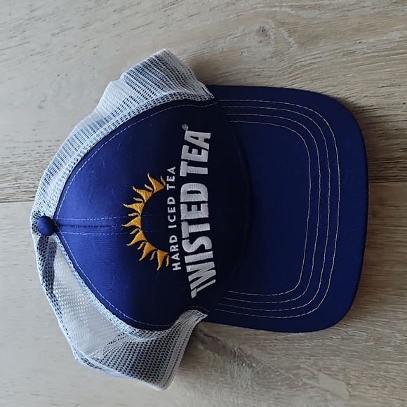 NWOT Twisted Tea Hard Ice Tea Hat - Picture 1 of 4